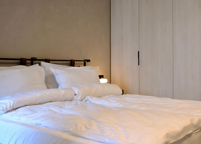 Eleve Residences - Stone アパート