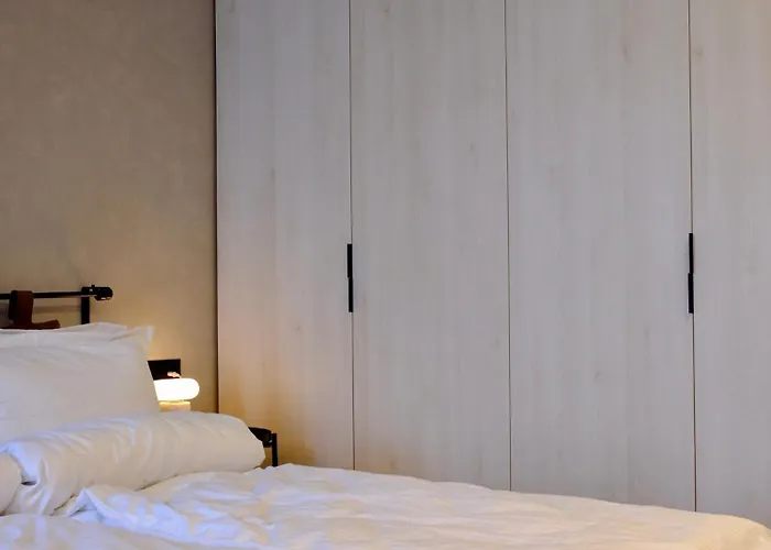 Eleve Residences - Stone アパート